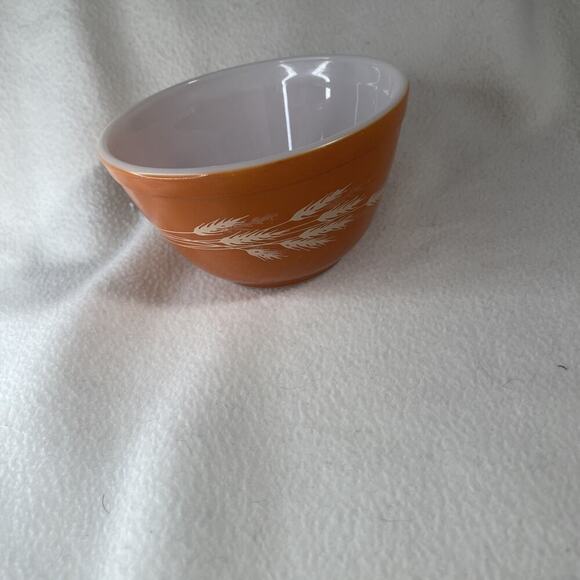 Vintage Pyrex Orange Autumn Harvest Wheat #401 750 mL Mixing Nesting Bowl - Picture 3 of 6